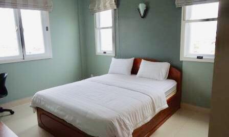 2 Bedrooms Service Elevator Apartment for Rent