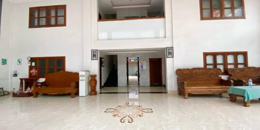 Western Elevator Apartment for Rent