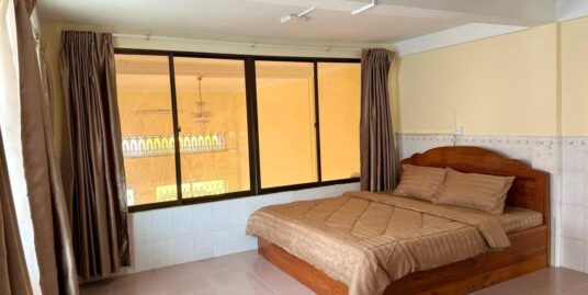 3 Beds Furnished Apartment for Rent