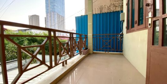 3 Beds 2 Baths Fully Furnished Apartment for Rent