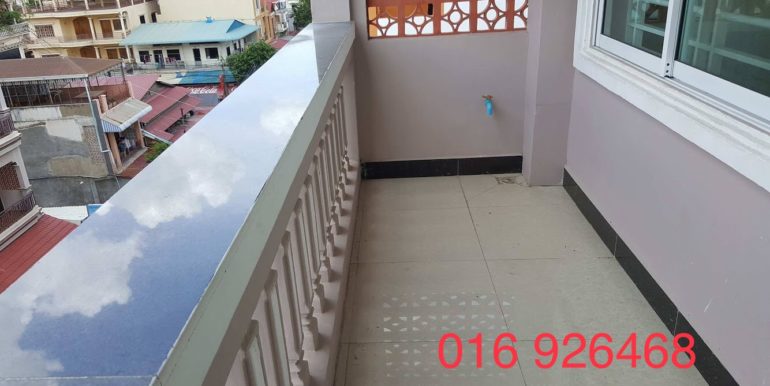 7FF077D9-B7DF-4872-986D-2F932217083E
